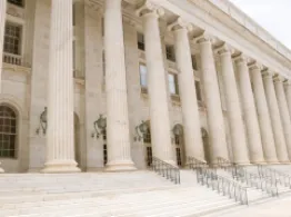 SPY Brushes Off ‘Hawkish’ Fed Federal Reserve